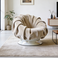 Fauteuil d'appoint moderne de luxe en velours à pétales de fleurs, beige crème, confortable, rembourré, design unique, pour salon
