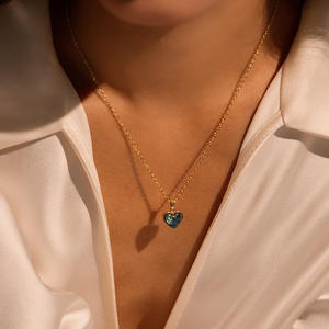 Collar con Colgante <span class=keywords><strong>de</strong></span> Acero Inoxidable al por Mayor para Mujer, Diseño Versátil <span class=keywords><strong>de</strong></span> Corazón con Cielo Estrellado, Zirconia Cúbica Tallada en Corazón, Diseño Gráfico <span class=keywords><strong>de</strong></span> Tela <span class=keywords><strong>de</strong></span> Octubre - Product Image 1