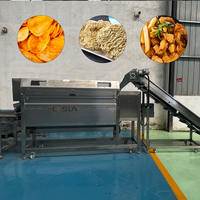 Volledig automatische productielijn voor het frituren van diepvriesproducten, zoals diepvriesfrieten en kipnuggets.