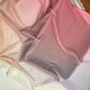 ผ้าสแปนเด็กซ์พิมพ์ลายตาข่ายดิจิทัลแบบไล่เฉดสีดีไซน์คำสำหรับฤดูร้อนสินค้ามาใหม่ - Product Image 5