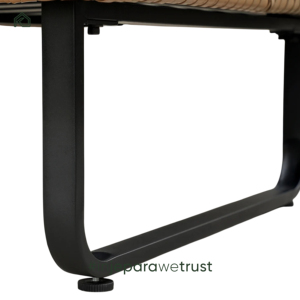 Relájate con la comodidad moderna al aire libre con el sofá Cika, diseñado con estructura de hierro, asientos tapizados y ratán sintético duradero. - Product Image 6