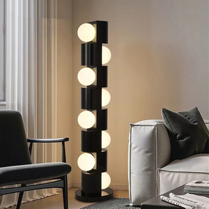 <span class=keywords><strong>Lampadaire</strong></span> Totem Memphis Rouge Vibrant Tendance 2026, <span class=keywords><strong>Style</strong></span> <span class=keywords><strong>Art</strong></span> <span class=keywords><strong>Déco</strong></span> Minimaliste, Esthétique Moderne Inspirée Bauhaus - Product Image 2