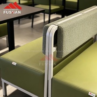 Ensemble de meubles de haute qualité pour café, restaurant, banquette, sièges, tables en bois, chaises rembourrées, pour usage commercial