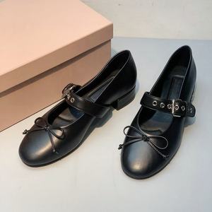 Zapatos Planos Miu de Otoño, Cómodos, de Cuero Genuino de Alta Calidad, con Diseño Elegante de Hebilla, Zapatos Casuales de Estilo para Caminar para Mujer - Product Image 1