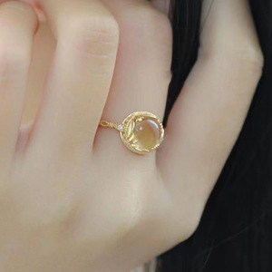 Elegante Anello con Pietra Lunare Simulata per Donne, Gioiello Delicato per Uso Quotidiano - Product Image 2