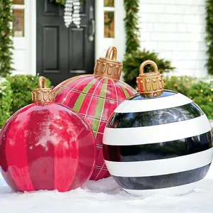 Bunte aufblasbare Weihnachts dekoration im Freien 60cm PVC-Kugel große Luftballons für Weihnachten Ornament Yard Decor