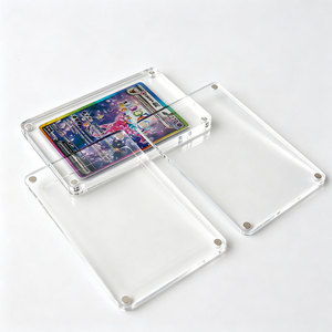 Vente en gros de présentoirs en acrylique pour cartes individuelles 35PT avec aimants, porte-cartes en acrylique pour cartes à collectionner, porte-cartes en acrylique pour cartes Pokémon, porte-cartes en acrylique pour cartes de sport - Product Image 3