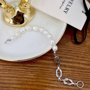 Bracelet baroque haut de gamme avec un design simple et irrégulier, luxueux et polyvalent, bijoux en perles de niche - Product Image 2