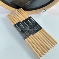 Professionelle Drumsticks aus Eiche/Ahorn/Walnuss/Hickory in den Größen 5A/7A mit Option für individuelles Logo