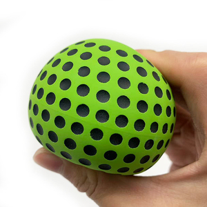 Pallina in Gomma Mini a Punta da 6 cm con Logo Personalizzato, Effetto Pelle di Oca, Rimbalzo Elevato, Giocattolo Antistress per Bambini e Bambine - Product Image 2