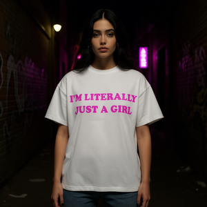 Camiseta Oversize para Mujer con Texto Rosa Intenso, Estilo Streetwear, Edgy Y2K Gótico, Años 90, con Frase Femenina - Product Image 3