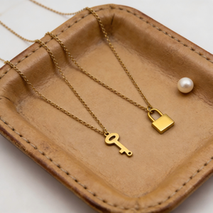 Collar con Colgante de Llave de Acero Inoxidable, Chapado <span class=keywords><strong>en</strong></span> Oro de 18K, Logotipo Grabado Personalizado, Nombre Personalizado, Joyería <span class=keywords><strong>para</strong></span> Parejas, Regalo <span class=keywords><strong>para</strong></span> Mujeres y Hombres - Product Image 2