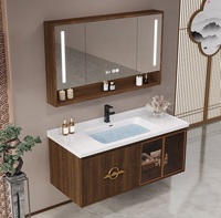 Mueble de Baño Flotante de Pared en Nogal Oscuro con Espejo Decorativo LED Inteligente y Gabinete de Vidrio para Villa u Hotel