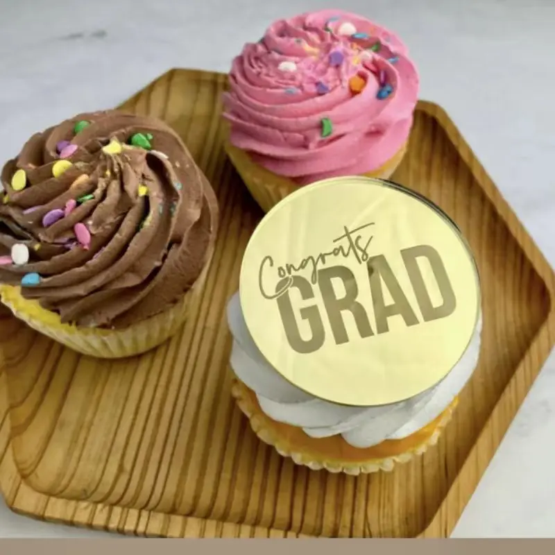 Recién llegado, temporada de graduación 2024, suministros de decoración de pasteles, adorno acrílico para cupcakes con accesorios de fiesta de felicitaciones