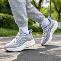 Chaussures de marche respirantes en maille avec logo personnalisé, légères, antidérapantes, avec patch en caoutchouc, lacets, baskets décontractées pour hommes
