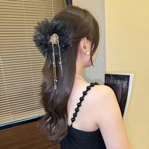 Pince à Cheveux Fleurie Luxe Léger Plusieurs Modèles Design Tendance Tempéramentnel Pince à Cheveux Femme Vente en Gros Accessoires Cheveux - Product Image 4