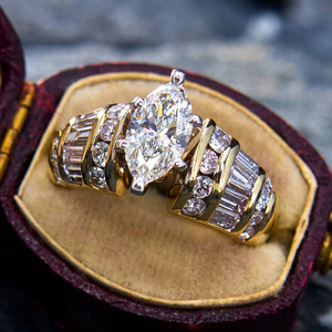 Anello Marquise Bicolore con Sei Punte, Design Elegante per Donne - Product Image 1