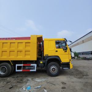 Potente y Confiable Camión Tractor Howo 6x4 con Caja de Cambios Optimizada para una Conducción Suave en Aplicaciones de Transporte de Remolques Pesados - Product Image 2