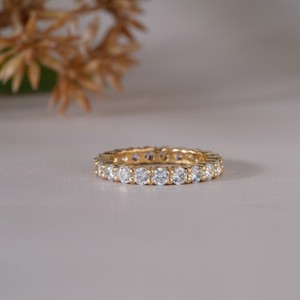 Magnifique Bague Éternité en Or 14K avec Moissanite Ronde pour Femme, Élégante, à Griffes Partagées, pour Mariage, Anniversaire, Bijoux Fins de Mariée - Product Image 5