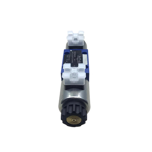 โซลินอยด์ไฮดรอลิกควบคุมทิศทาง รุ่น R900912492 4WE6E6X/EW230N9K4 - Product Image 4