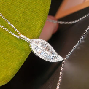 Collana con Ciondolo a Foglia Stile Foresta per Donne, Gioielli alla Moda in Stile Pastorale Fresco per Vacanze - Product Image 2