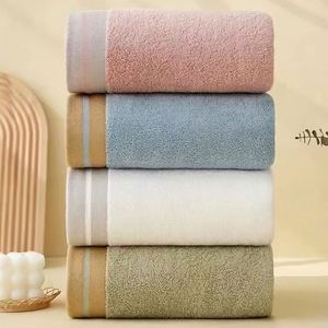 Serviette en coton blanc douce et absorbante, logo d'hôtel personnalisé avec technologie anti-décoloration pour OEM - Product Image 1