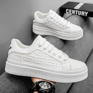 Nouvelles chaussures blanches respirantes pour hommes Printemps 2026, baskets de sport à semelle épaisse, tendance et polyvalentes, idéales pour les étudiants - Product Image 3