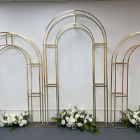 Arche Métallique Dorée Décorative – Support Élégant pour Scène de Mariage, Idéal pour Drapage Floral et Décoration de Cérémonie