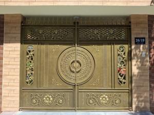 Puerta de Hierro de Estilo Francés con Recubrimiento en Polvo, con Soporte de Diseño en Línea, en Negro, Cobre, Bronce y Peltre - Product Image 2
