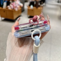 Coque de téléphone magnétique en métal de haute qualité avec boutons pour iPhone 14 15 16 17 18 Pro Max, compatible avec le chargement sans fil et dotée d'un cordon de poignet