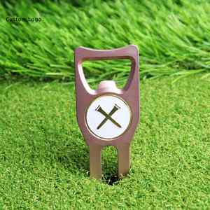 Outil de réparation de divots de golf portable avec ouvre-bouteille et marqueur de balle pour activités de team building - Product Image 2