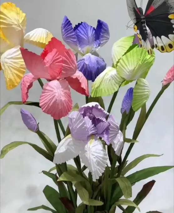 งานแต่งงานฉากหลังตกแต่งที่มีสีสันกลางแจ้งในร่มยักษ์ขนาดใหญ่ดอกไม้ Iris ยืนชุดสําหรับจอแสดงผล Windows