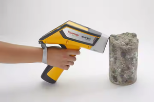 Analyseur XRF portable Thermo Niton Xl2t, spectromètre pour l'analyse des minerais métalliques, des sels du sol, du zinc, du fer et du cuivre - Product Image 2