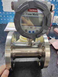 Débitmètre à turbine mécanique intelligent avec affichage numérique, à raccordement par bride pour eau et diesel - Product Image 3