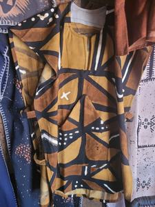 Robe à épaules dénudées en lin doux et respirant, brodée à la main par des artisans, style bohème pour un usage décontracté - Product Image 3