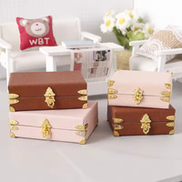 Nouvelle Arrivée Décoration Maison de Poupée Miniature Boîte de Rangement en Bois et Cuir Modèle Valise Rétro OB11 DIY pour Maison de Poupée