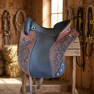 Selle de course anglaise gravée par un artisan indien, avec arceau en bois et quincaillerie SUS304, et couvertures de cheval durables internationales BS - Product Image 1