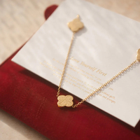 Collier Pendentif Trèfle en Acier avec Calligraphie Arabe Musulmane Ayatul Kursi, Bijou de Mode, Vente en Gros Ramadan