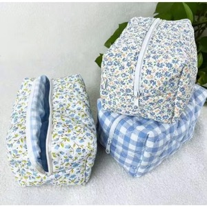 Échantillon Gratuit - Promotion : Trousse de Maquillage Légère et Mignonne pour Femme, Motif Vichy Bleu, Petite Pochette Cosmétique Florale en Polyester - Product Image 1