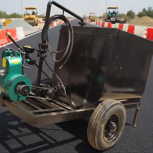 Pulverizador de betún montado en tractor Máquina de pulverización de asfalto compacta para aplicaciones uniformes de construcción de carreteras - Product Image 3