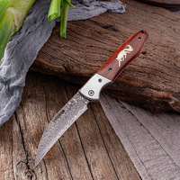 Couteau de chasse EDC compact pliant de 3 pouces avec manche en bois sculpté, en acier Damas et acier au carbone, écologique et ambidextre