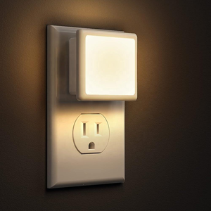 Mini Lámpara Nocturna LED Cuadrada Ultrafina de 0.3W <span class=keywords><strong>con</strong></span> Sensor de Luz, Enchufable, para Bebés y Niños - Product Image 1