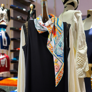 シルクスカーフカスタム高級サテン2面ピュアデジタル印刷スクエア女性シルクスカーフ - Product Image 2