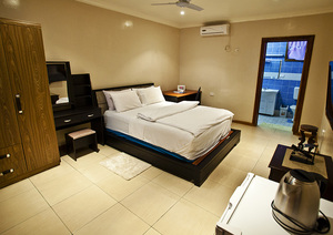 Maison conteneur préfabriquée de 20 pieds à 1 chambre, unité d'hôtel préfabriquée, structure en acier certifiée CE pour camp minier et projet touristique - Product Image 2