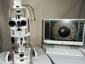 Lámpara de hendidura digital profesional para examen del segmento anterior del ojo - Product Image 1
