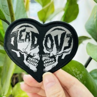 Patch brodé en tissu tissé sur les vêtements concepteur personnalisé de fer de presse à chaud personnalisé sur les patchs de broderie