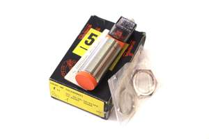 Sensor de proximidad inductivo Mt-Schmersal IFL 10-30-10T, detección de 10 mm, 1NO, control enrasado - Product Image 3
