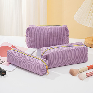 <span class=keywords><strong>Pochette</strong></span> per Trucchi in Velluto a Coste Personalizzabile con Logo, Basso MOQ, 3 Misure, <span class=keywords><strong>Organizer</strong></span> da Viaggio per Articoli da Toeletta da Ragazza, Borsa Cosmetica Morbida con Cerniera in Peluche Corto - Product Image 6