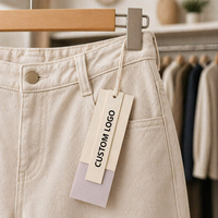 Étiquettes suspendues en papier mat beige minimaliste avec cordon en coton, étiquettes personnalisées avec logo pour les marques de vêtements de mode - Qualité professionnelle