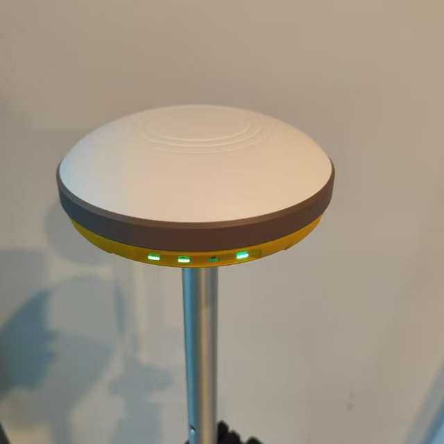 Manufacturer Wholesale GNSS Receiver UHF Radio 5km Range RTK Base Station with Millimeter Level RTK Module for Surveying
